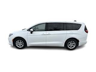 2022 Chrysler Voyager