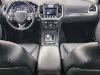 2018 Chrysler 300